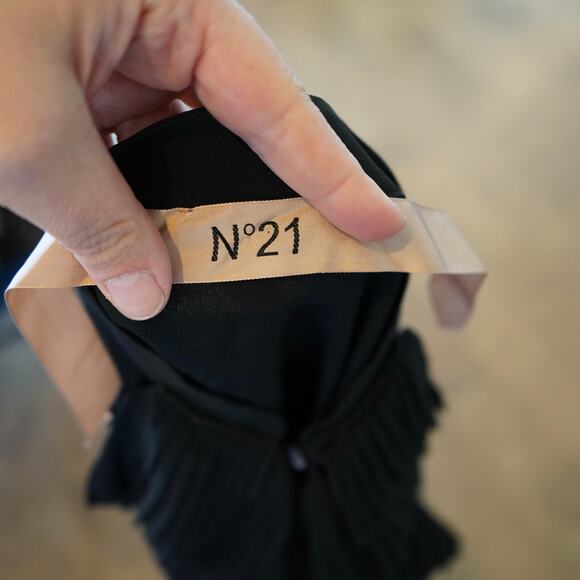 No. 21 ITALY Silk Acetate Ruffle Neck embellished blouse IT 38 US 2 - Picture 5 of 8